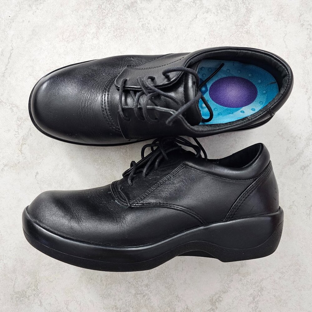 LIKE NEW Size 7 Apex Women's Conform Classic Leather Oxford Sneaker Shoe B2000W